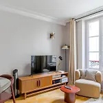 Elegant 1-Bedroom Apartment On Rue Saint-Dominique